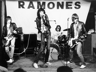 Ramones4