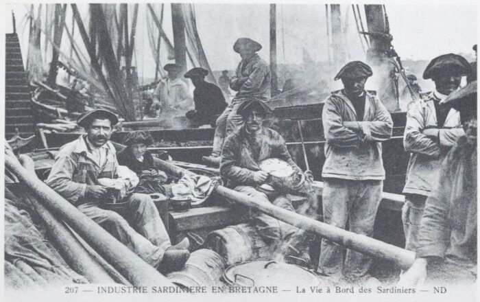 Douarnenez / Henri Belbéoch ; avec la collab. de "Mémoires de la ville" [et de Jean-Michel Le Boulanger]